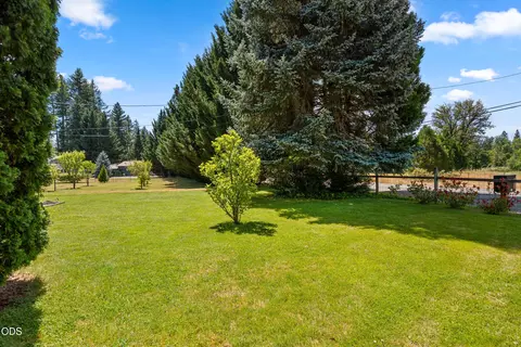 Exterior - 4551 Holland Loop Rd, Cave Junction, OR 97523 photo 8 of 22