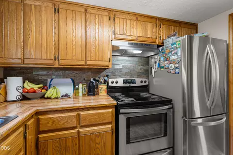 Kitchen - 4551 Holland Loop Rd, Cave Junction, OR 97523 photo 2 of 2