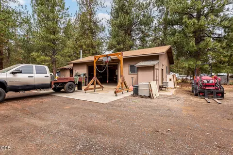 Exterior - 59865 Cheyenne Rd, Bend, OR 97702 photo 8 of 16