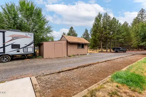 Exterior - 59865 Cheyenne Rd, Bend, OR 97702 photo 10 of 16