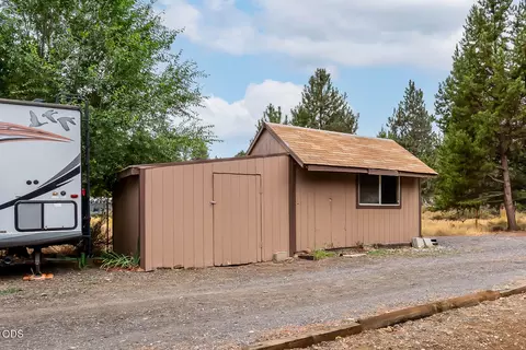 Exterior - 59865 Cheyenne Rd, Bend, OR 97702 photo 11 of 16