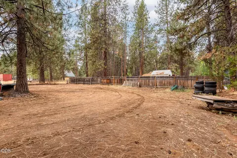 Exterior - 59865 Cheyenne Rd, Bend, OR 97702 photo 13 of 16