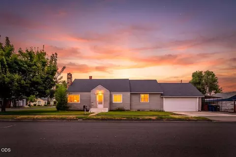 737 NW Elm Ave, Redmond, OR 97756