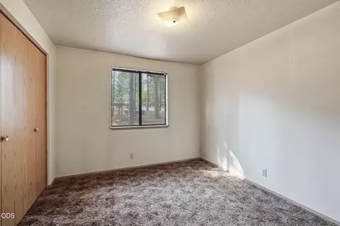Bedroom - 19092 Shoshone Rd, Bend, OR 97702 photo 1 of 3