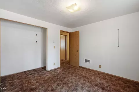 Bedroom - 19092 Shoshone Rd, Bend, OR 97702 photo 3 of 3