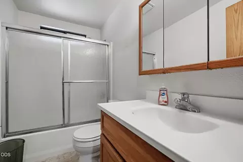 Bath - 19092 Shoshone Rd, Bend, OR 97702 photo 1 of 1