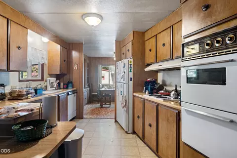 515 E Main St UNIT 4, Rogue River, OR 97537 photo 3