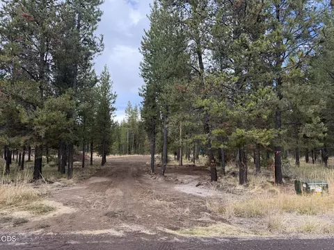 17114 Indio Rd, Bend, OR 97707 photo 9