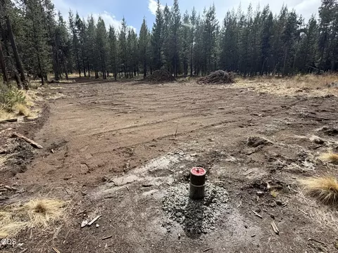 17114 Indio Rd, Bend, OR 97707 photo 3