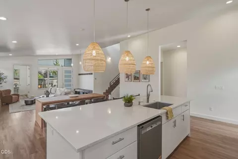 Kitchen - 63108 NE Iner Loop, Bend, OR 97701 photo 7 of 7