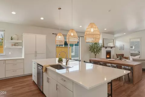 Kitchen - 63108 NE Iner Loop, Bend, OR 97701 photo 5 of 7