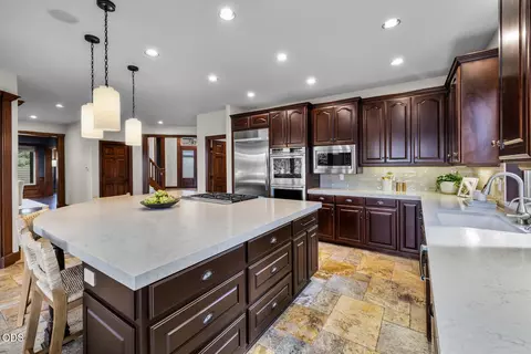 Kitchen - 19275 Green Lakes Loop, Bend, OR 97702 photo 1 of 2
