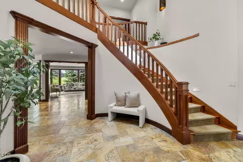 Entry Way - 19275 Green Lakes Loop, Bend, OR 97702 photo 1 of 4