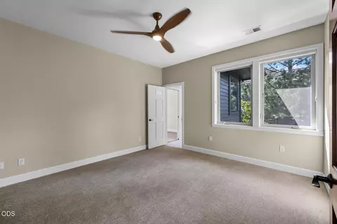 Bedroom - 19275 Green Lakes Loop, Bend, OR 97702 photo 10 of 13