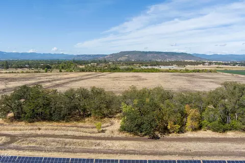 View/Area - 1098 Nick Young Rd, Eagle Point, OR 97524 photo 2 of 2