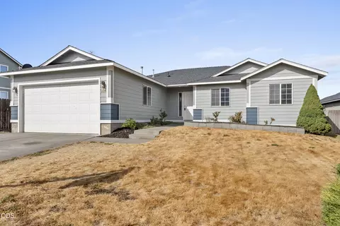 2623 NE 6th Dr, Redmond, OR 97756