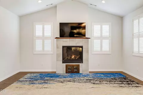 Living - 417 Echo Way, Eagle Point, OR 97524 photo 1 of 5
