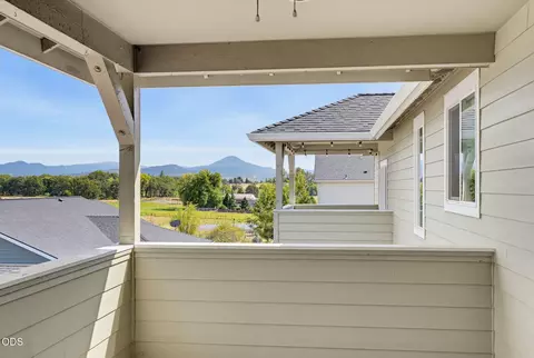 Exterior - 417 Echo Way, Eagle Point, OR 97524 photo 13 of 15