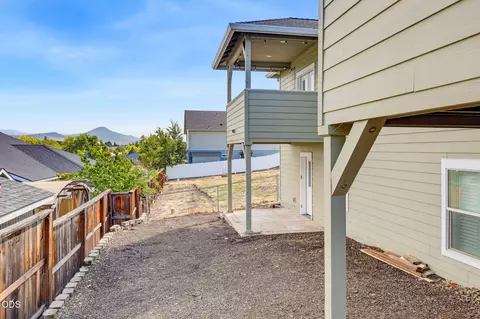 Exterior - 417 Echo Way, Eagle Point, OR 97524 photo 14 of 15