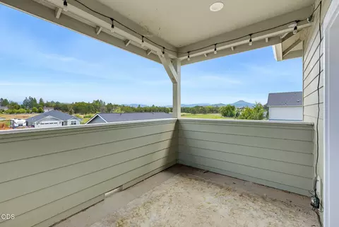 Exterior - 417 Echo Way, Eagle Point, OR 97524 photo 10 of 15