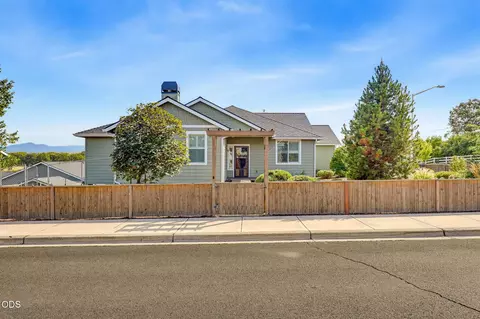 Exterior - 417 Echo Way, Eagle Point, OR 97524 photo 2 of 15