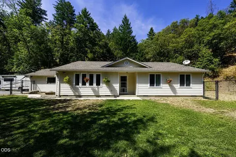 01 Griffin Creek Rd, Medford, OR 97501