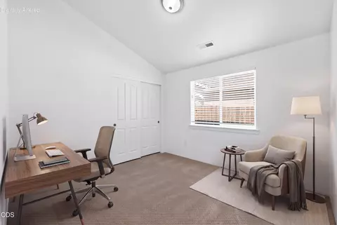 Bedroom - 129 Cottonwood Dr, Eagle Point, OR 97524 photo 1 of 3