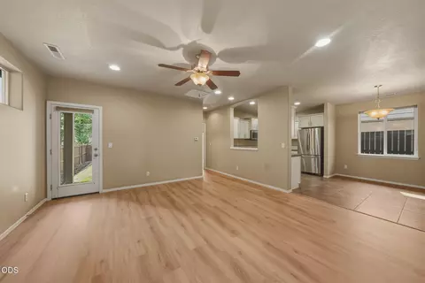 Living - 19622 Harvard Pl, Bend, OR 97702 photo 1 of 4