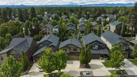 View/Area - 19622 Harvard Pl, Bend, OR 97702 photo 1 of 6