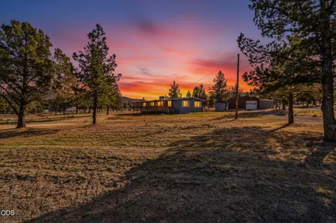 1384 SE Akins Dr, Prineville, OR 97754