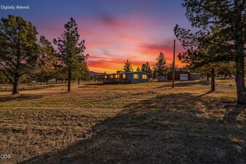 1384 SE Akins Dr, Prineville, OR 97754