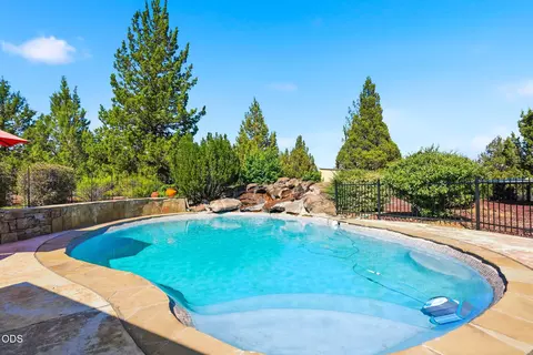 Exterior - 60430 Sunridge, Bend, OR 97702 photo 17 of 18