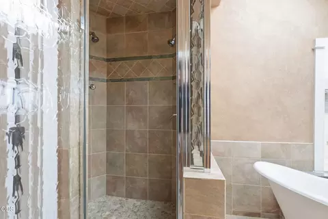 Bath - 60430 Sunridge, Bend, OR 97702 photo 4 of 6