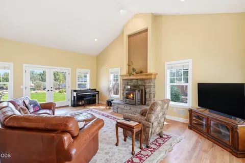Living - 60430 Sunridge, Bend, OR 97702 photo 1 of 4