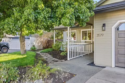 3579 Michael Park Dr, Medford, OR 97504
