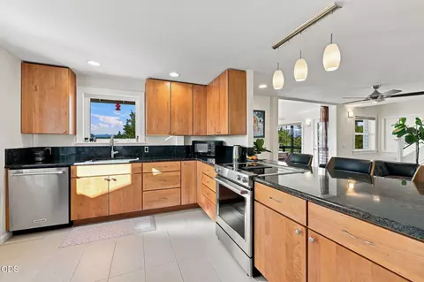 Kitchen - 21042 Robin Ave, Bend, OR 97703 photo 1 of 4