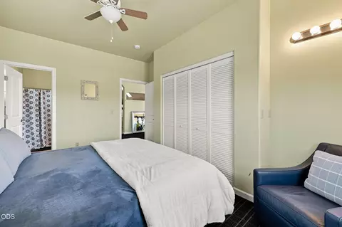 Bedroom - 21042 Robin Ave, Bend, OR 97703 photo 3 of 5