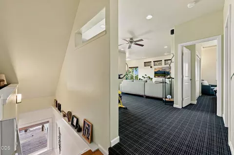 Entry Way - 21042 Robin Ave, Bend, OR 97703 photo 1 of 2