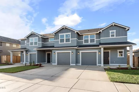 3658 Luchu St #27, Medford, OR 97504