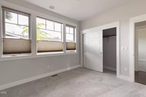 Bedroom - 19301 Alianna Loop, Bend, OR 97702 photo 4 of 4