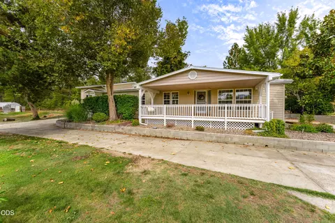 5550 Demaray Dr, Grants Pass, OR 97527