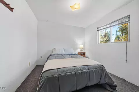 Bedroom - 52465 Ammon Rd, La Pine, OR 97739 photo 3 of 3