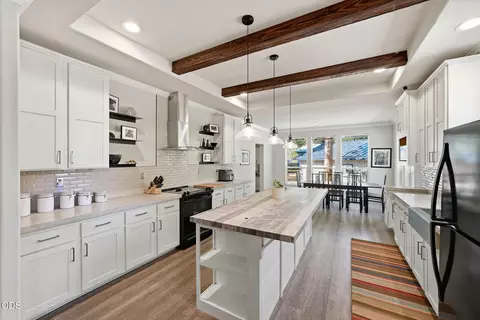 Kitchen - 52465 Ammon Rd, La Pine, OR 97739 photo 1 of 6