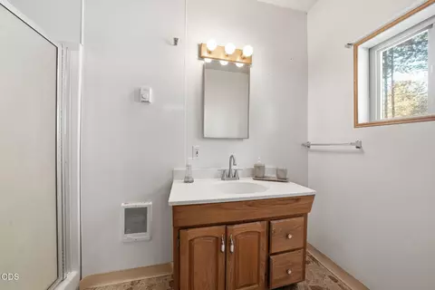 Bath - 52465 Ammon Rd, La Pine, OR 97739 photo 5 of 6