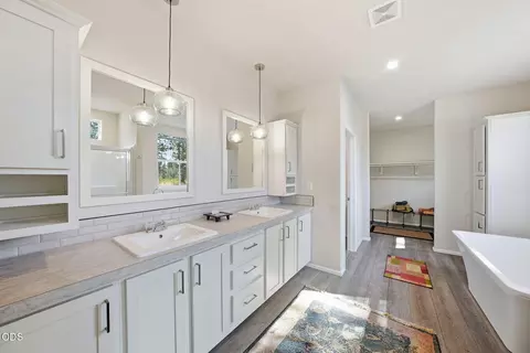 Bath - 52465 Ammon Rd, La Pine, OR 97739 photo 1 of 6