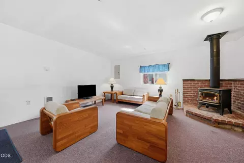 Living - 52465 Ammon Rd, La Pine, OR 97739 photo 4 of 5