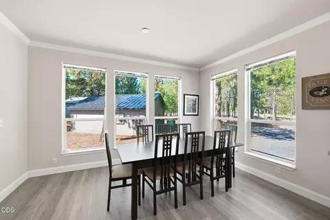 Dining - 52465 Ammon Rd, La Pine, OR 97739 photo 1 of 1