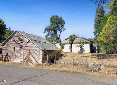 100 W Bridge St, Canyon City, OR 97820