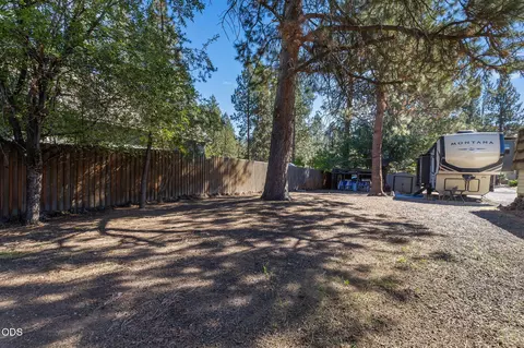 Exterior - 60623 River Bend Dr, Bend, OR 97702 photo 3 of 5