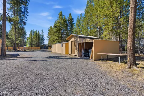 Exterior - 16046 Davis Ave, La Pine, OR 97739 photo 6 of 11